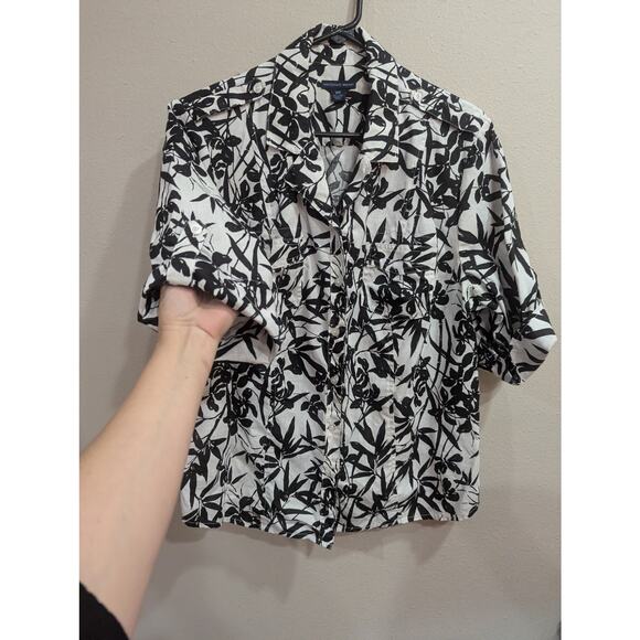 Women's black & white roll tab sleeve collared button up linen shirt plus size - Picture 3 of 9